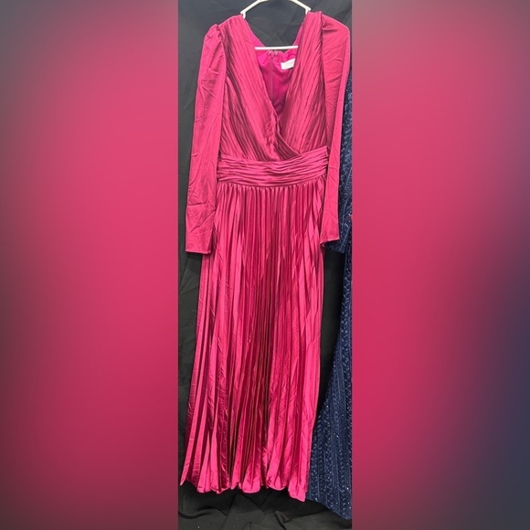 Mac Duggal 26542 NWOT PLEATED LONG SLEEVE V-NECK GOWN - Picture 4 of 7